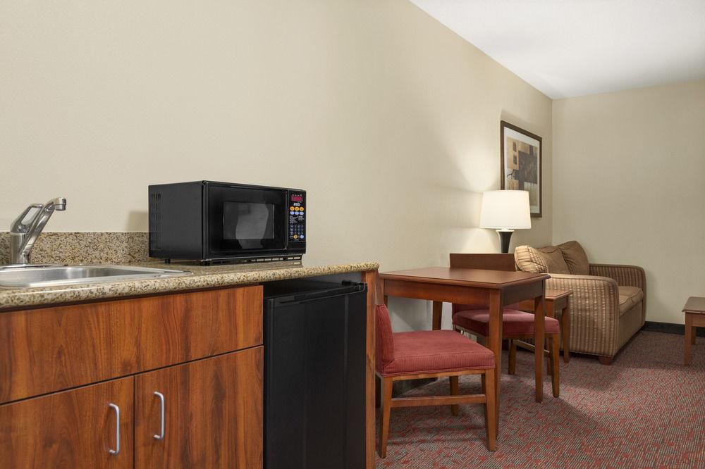 Hampton Inn Potomac Mills Woodbridge Esterno foto
