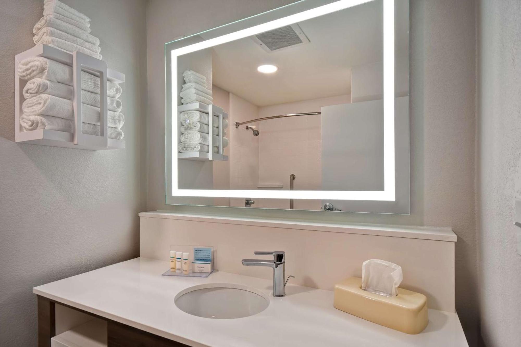 Hampton Inn Potomac Mills Woodbridge Esterno foto