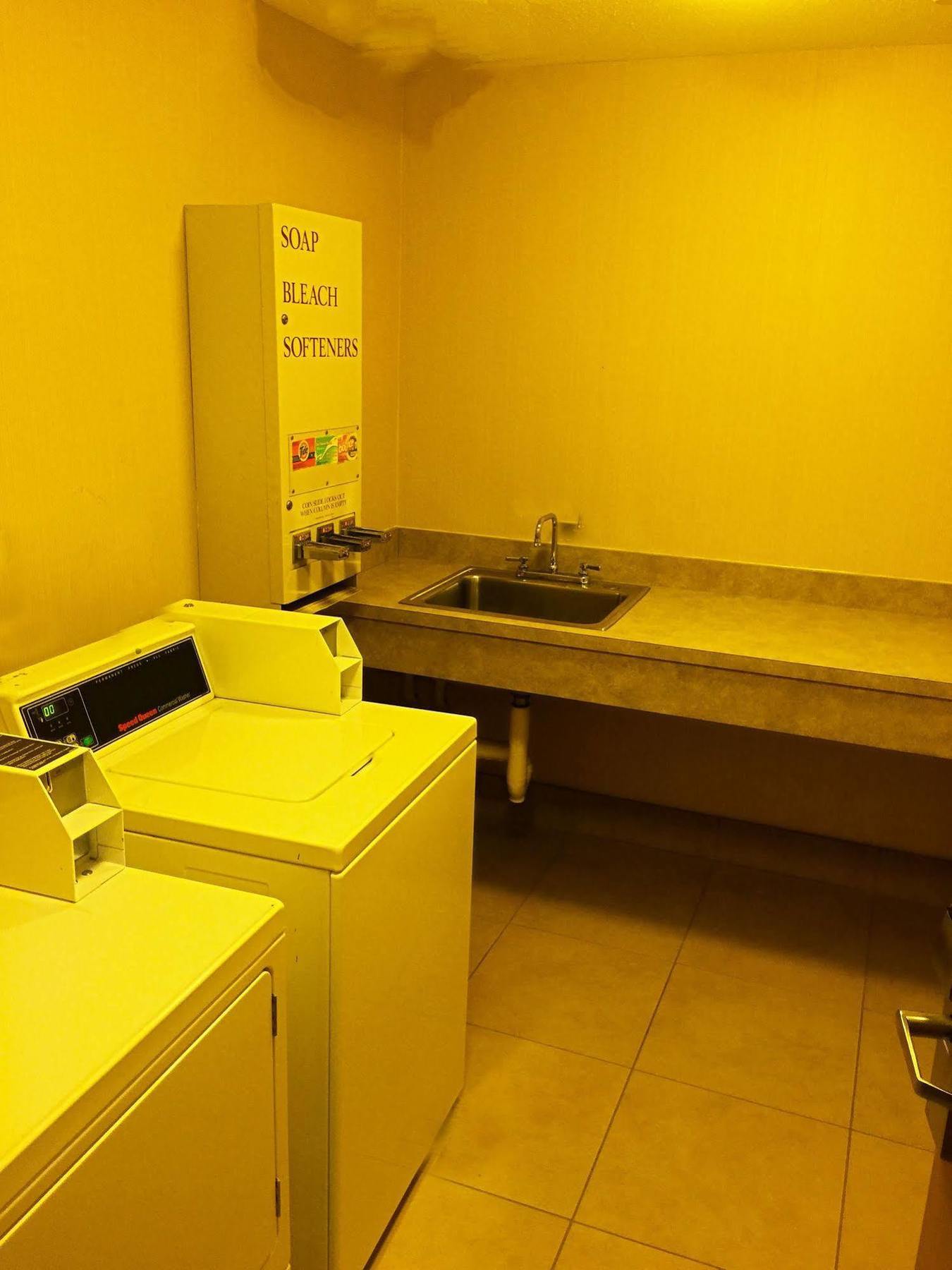 Hampton Inn Potomac Mills Woodbridge Esterno foto